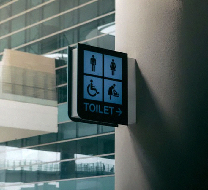 30 Terrifying Private Conversations People Overheard And Just Had To Share