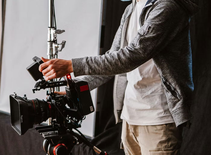 29 Camera Operators Get Really Honest About The Things They Get To See Behind The Scenes