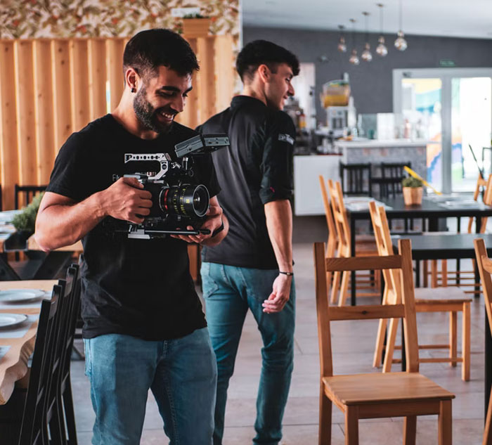 29 Camera Operators Get Really Honest About The Things They Get To See Behind The Scenes