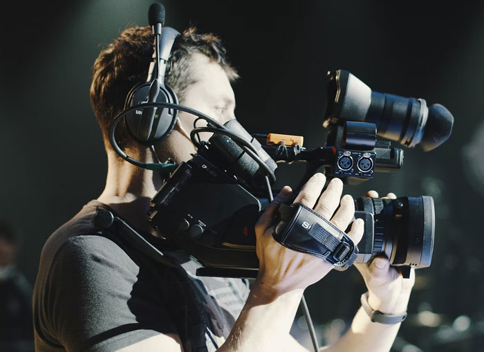 29 Camera Operators Get Really Honest About The Things They Get To See Behind The Scenes