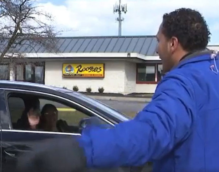 Mom Interrupts Son’s Live Shoot, Leaves Cameraman in Stitches, And Becomes Internet Sensation