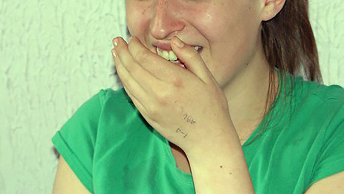 30 Social Cues Indicating That Someone Might Be Flirting With You, As Pointed Out By Folks In This Online Group