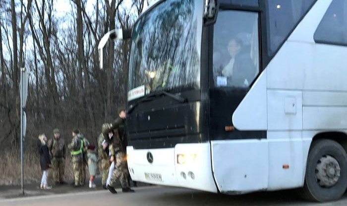 American Walks 20 Hours To Escape Ukraine, Shares "The Worst Night" Of His Life In A Viral Twitter Thread