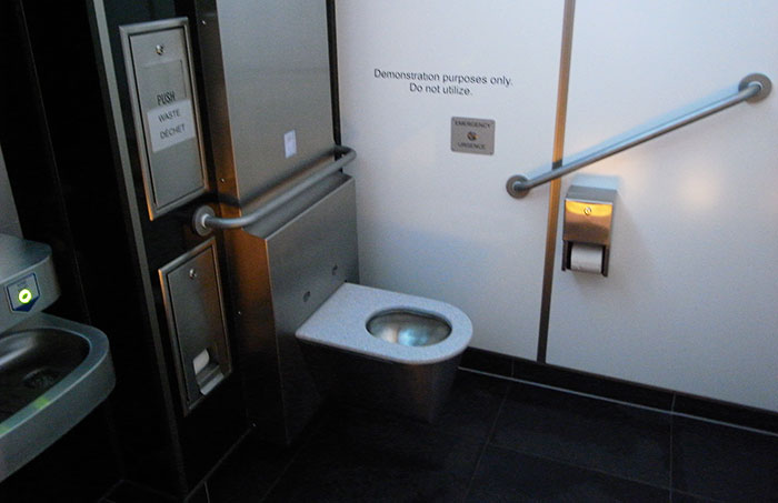 28 Times Employees Did Bizarrely Crazy Things At Work That Folks Online Just Had To Share