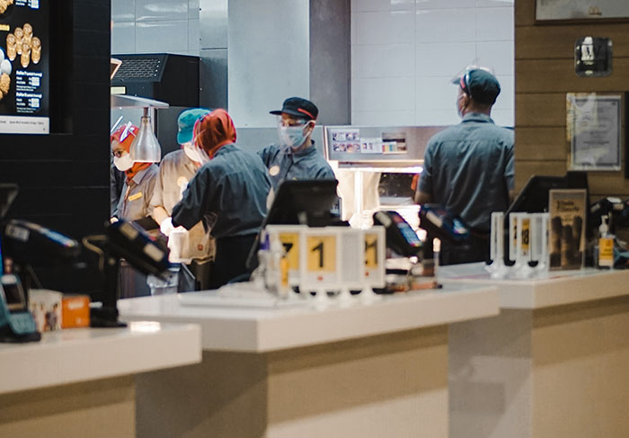 12 Puntos clave que hicieron a la gente renunciar a sus trabajos, compartidos en un hilo viral