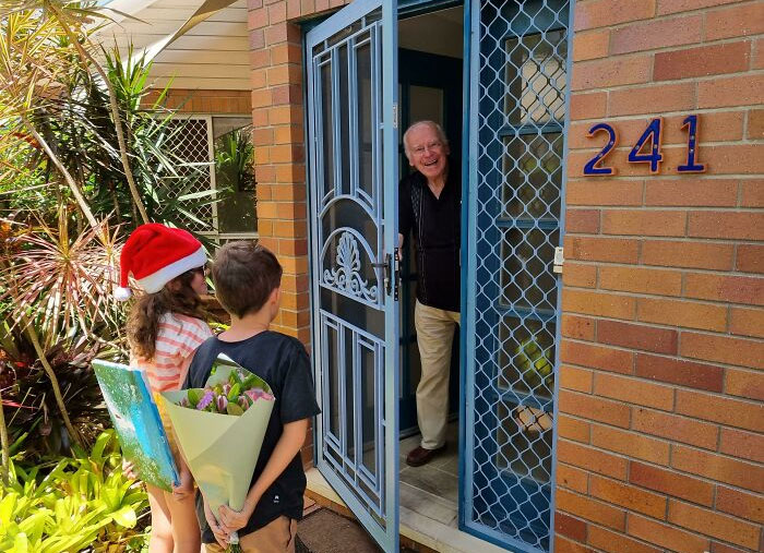 After Almost A Year Of Seperation Due To Border Restrictions We Surprised Their Great Grandparents