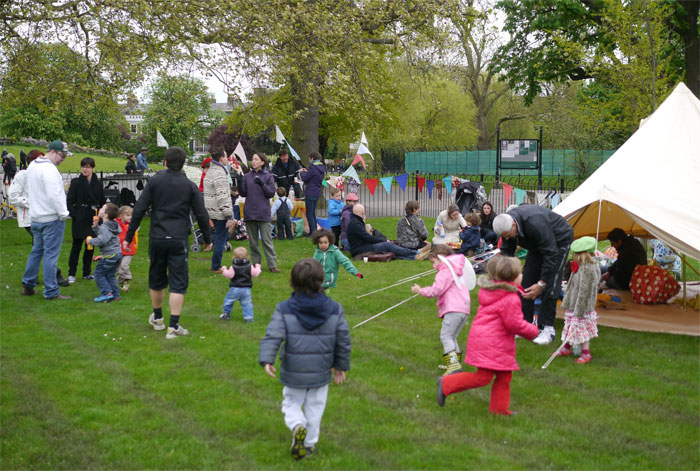 Esta futura mam&aacute; quer&iacute;a saber si la crianza de los hijos es cuesti&oacute;n de conflictos y recibe 18 respuestas con cosas geniales de ser padres