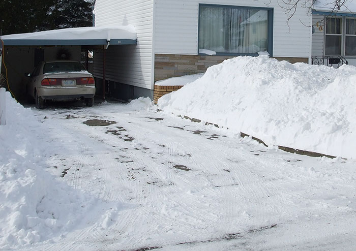 &ldquo;Am I Wrong For Not Paying The Kids That Shoveled My Driveway?&rdquo;