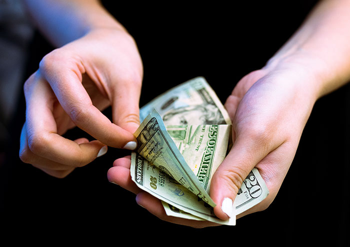 &ldquo;Am I Wrong For Not Paying The Kids That Shoveled My Driveway?&rdquo;