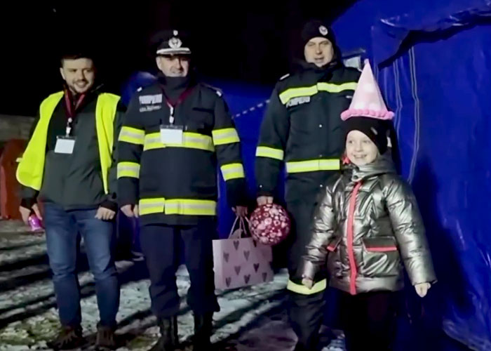 Refugee Camp Volunteers And Local Authorities Throw A Surprise Birthday Party For A 7-Year-Old Ukrainian Girl Refugee Camp Volunteers And Local Authorities Throw A Surprise Birthday Party For A 7-Year-Old Ukrainian Girl