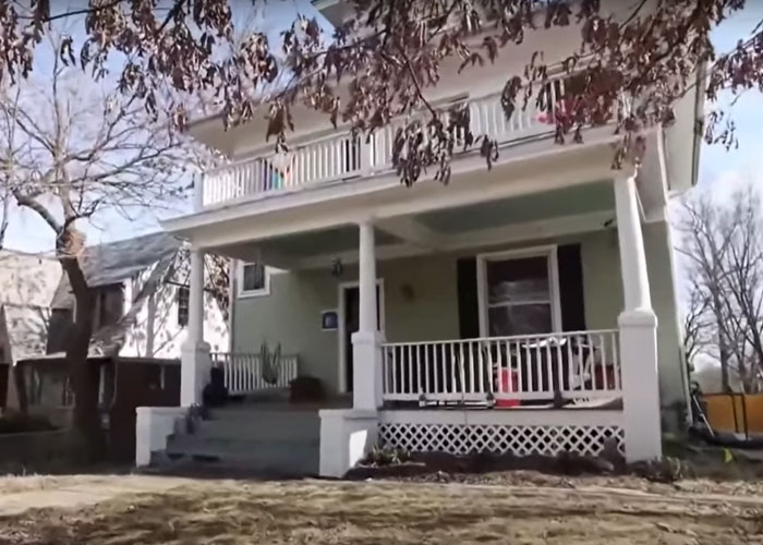 4 Madres solteras compran una casa y la transforman en el paraíso de la convivencia y los niños