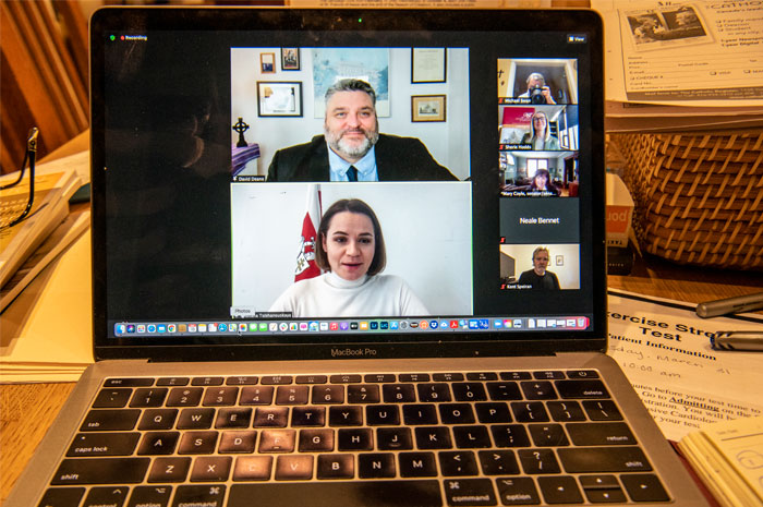 30 Common And Not-So-Common Corporate Lingo Folks Online Hate With A Passion