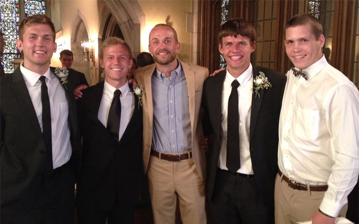 15 Hombres que protegieron a las mujeres fingiendo ser amigos de ellas