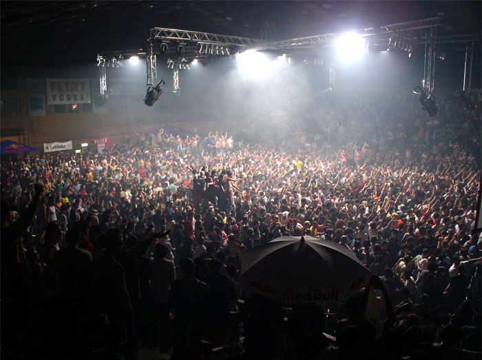 Men In This Online Community Shared 30 Times They Protected Women By Pretending To Be Friends With Them