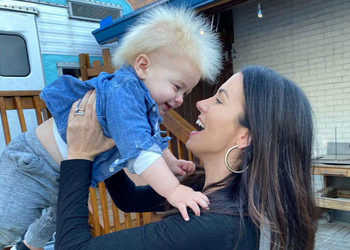 Happy Toddler Diagnosed With Uncombable Hair Syndrome Shows There Is No Such Thing As A Bad Hair Day