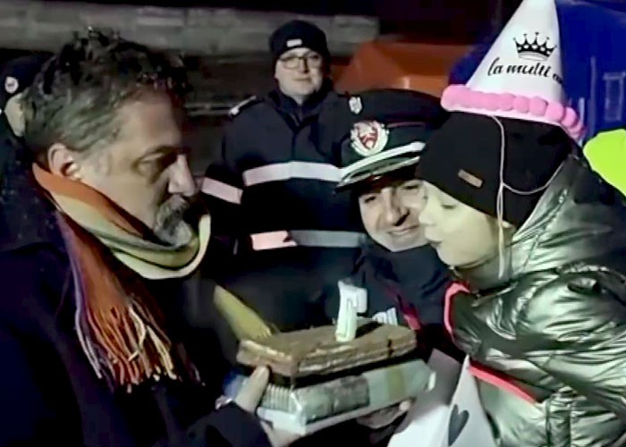 Refugee Camp Volunteers And Local Authorities Throw A Surprise Birthday Party For A 7-Year-Old Ukrainian Girl Refugee Camp Volunteers And Local Authorities Throw A Surprise Birthday Party For A 7-Year-Old Ukrainian Girl