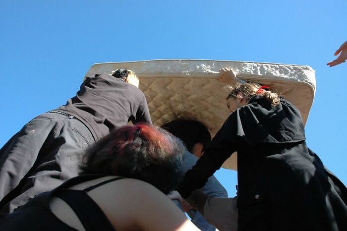 In Honor Of World Sleep Day, Here Are 30 Tips For Falling Asleep Easily, Shared By Users Of This Online Group