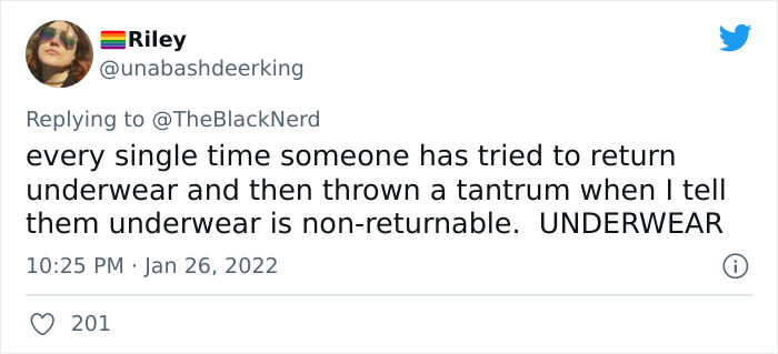 Haunting-Customer-Interactions-Retail-Stories-Twitter