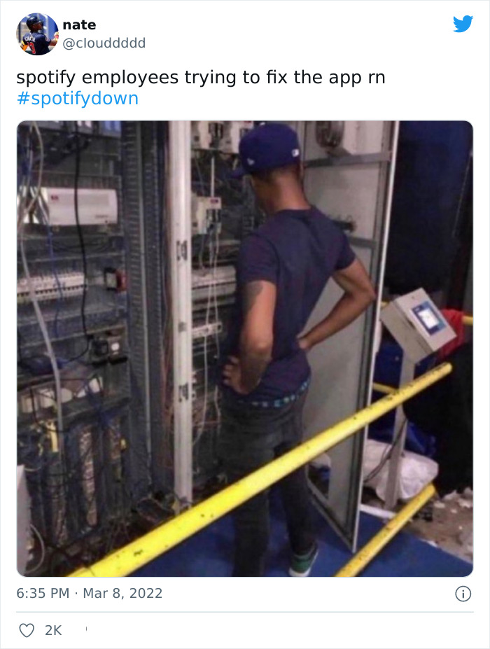 Spotify-Down-Memes-2022