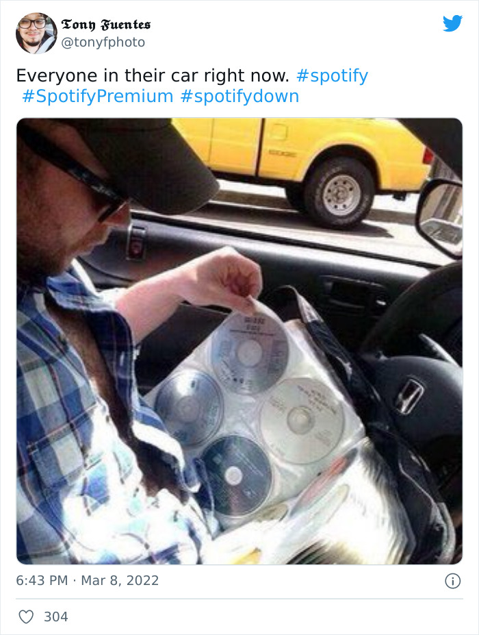 Spotify-Down-Memes-2022