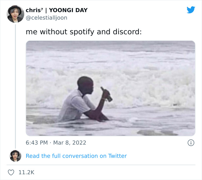 Spotify-Down-Memes-2022