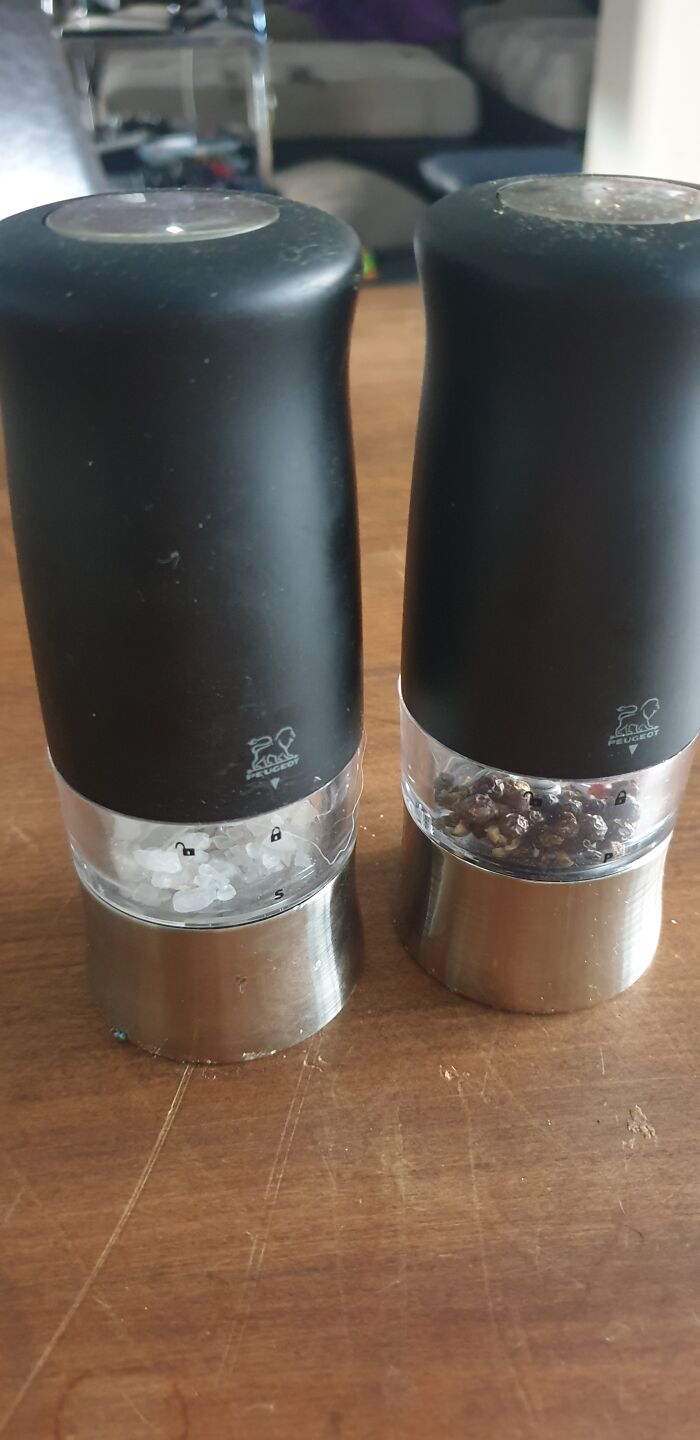Nz$380 Salt & Pepper Grinders By Peugeot Of France, Nz$6