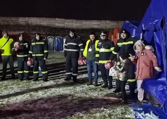 Refugee Camp Volunteers And Local Authorities Throw A Surprise Birthday Party For A 7-Year-Old Ukrainian Girl Refugee Camp Volunteers And Local Authorities Throw A Surprise Birthday Party For A 7-Year-Old Ukrainian Girl