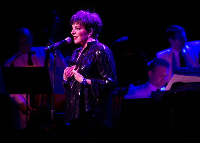 Dramatic Oscars Ceremony Finished Off With Heartwarming Wholesomeness Thanks To Lady Gaga Graciously Helping Liza Minnelli