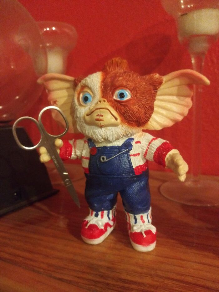 Chucky-Gizmo Scissors Holder
