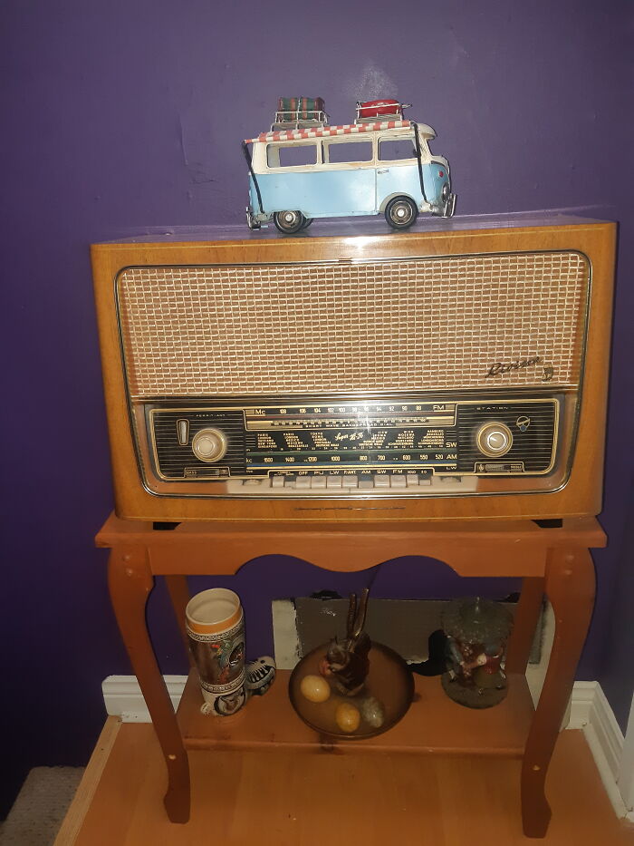 Mahogany Riveria Radio. Circa 1920. Still Works Great, Beautiful Sound