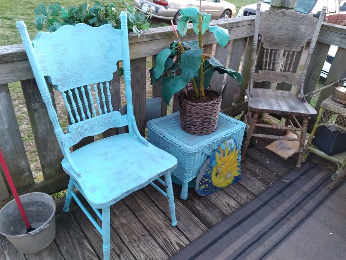 Im Redoing My Entire Front Porch. It's Not Perfect But Everything Here Was Only 10 Bucks From A Harder. Repaint, New Cushions And And Umbrella We Are Golden 💗