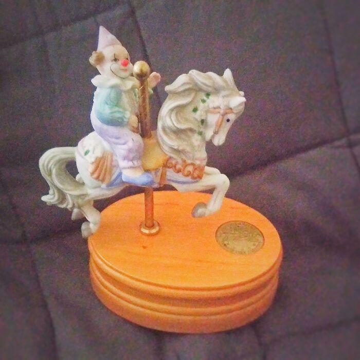 I Got This At A Thrift Store Yesterday, Its A Music Box And The Horse Moves Up And Down While The Music Is Playing, Im Not Sure What The Song Is