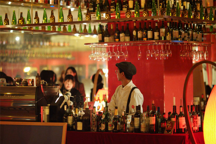 Men In This Online Community Shared 30 Times They Protected Women By Pretending To Be Friends With Them