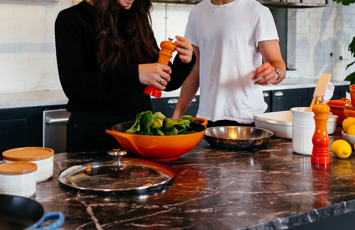 This Thread Has Women Sharing 30 Outdated Things Society Expects Them To Do