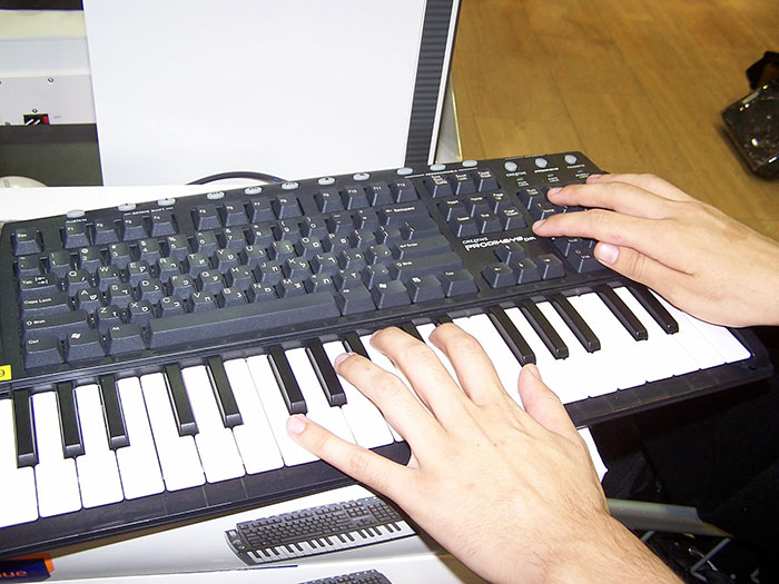 30 Things From The ’90s That Are No Longer Around Yet People In This Online Group Want Back