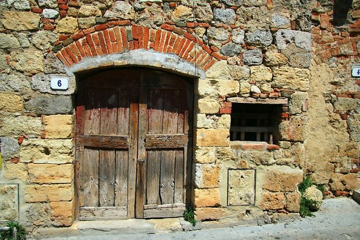 30 April Fools’ Pranks You Might Want To Try This Year, As Shared By People Online