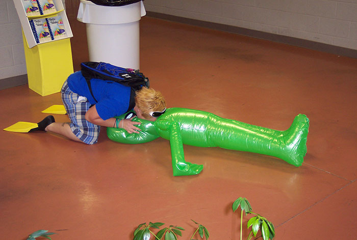 30 Mistakes Movies Make When Portraying Various Professions, As Shared By Folks In This Online Thread