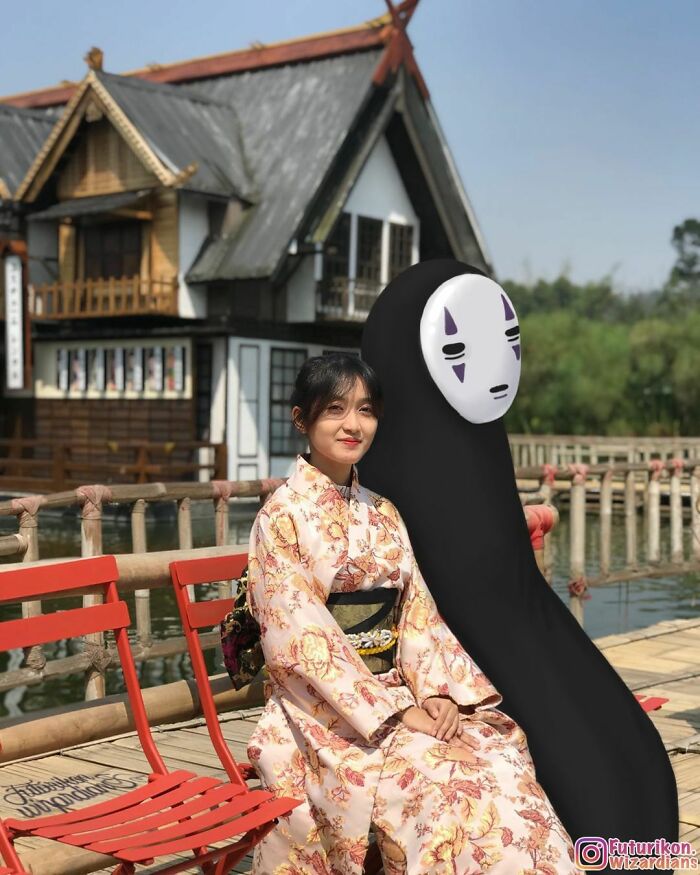 I Draw Fictional Characters To Strangers Pics I Find On The Instagram To Create Amusing Scenarios