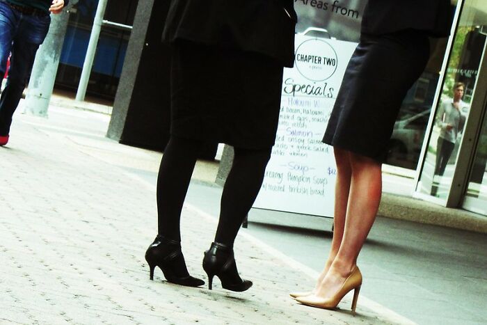 Women Who Hype Up Others Are The Most Toxic Ones