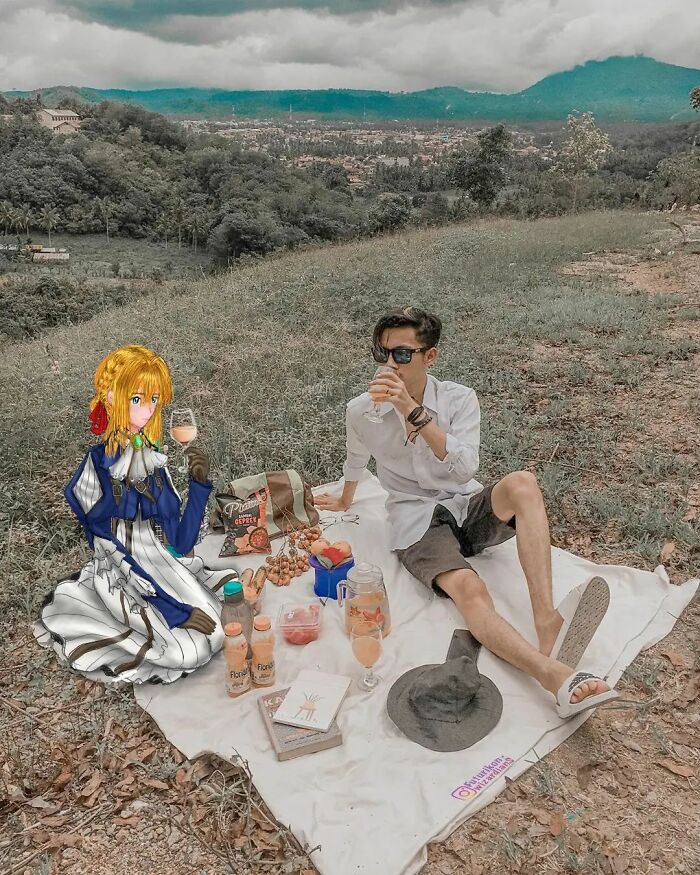 I Draw Fictional Characters To Strangers Pics I Find On The Instagram To Create Amusing Scenarios