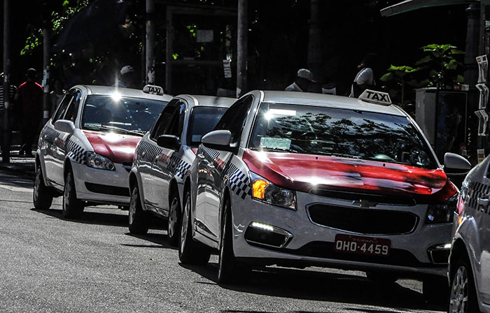 30 Mistakes Movies Make When Portraying Various Professions, As Shared By Folks In This Online Thread