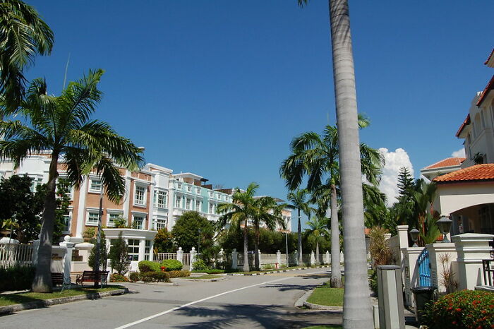 Having A Neighbourhood Of People You Don't Know Is Better