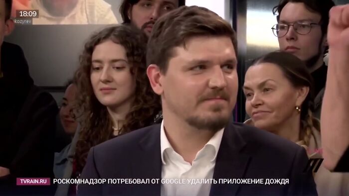 Independent Russian Broadcaster Walks Off Set After Government Passes Law That Imposes A 15-Year Jail Sentence For "Spreading False Information"