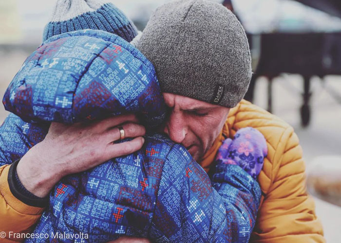 Polish Parents Leave Baby Strollers For Arriving Ukrainian Refugees As An Act Of Solidarity