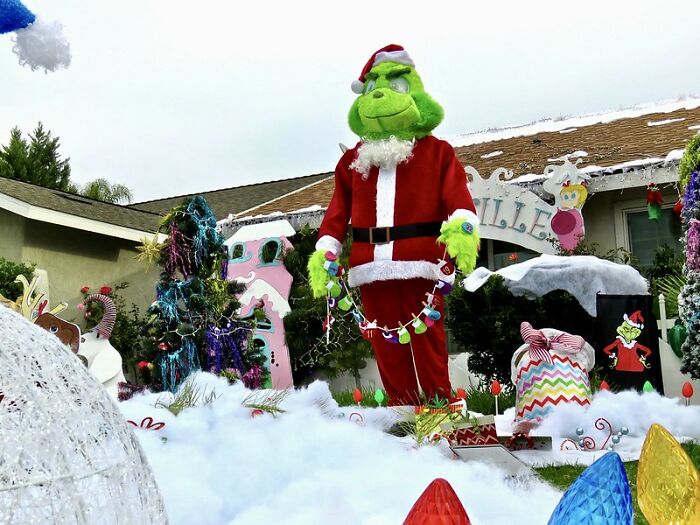 30 Controversial Movie And TV Show Villains People In This Online Group Just Can’t Hate