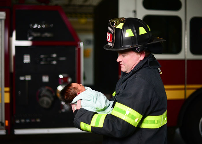 Teen Mows Lawns And Scraps Metal For Months To Save $10k And Finance A Baby Box, Which Already Saved 15 Lives Teen Mows Lawns And Scraps Metal For Months To Save $10k And Finance A Baby Box, Which Already Saved 15 Lives