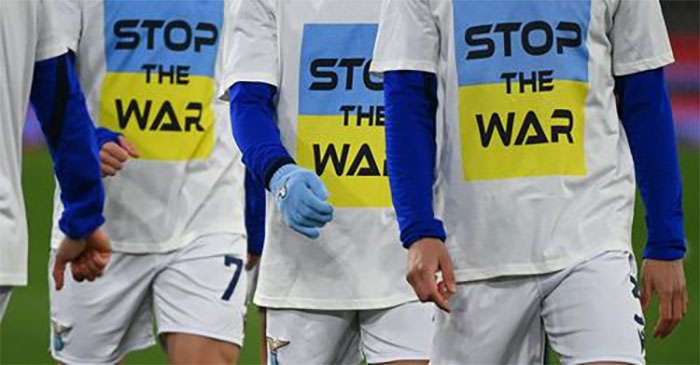 El mundo del deporte condena la agresión rusa prohibiendo su participación en los Juegos Olímpicos, la Copa del Mundo y cancelando aquellos eventos deportivos en los que participaran equipos y atletas rusos 