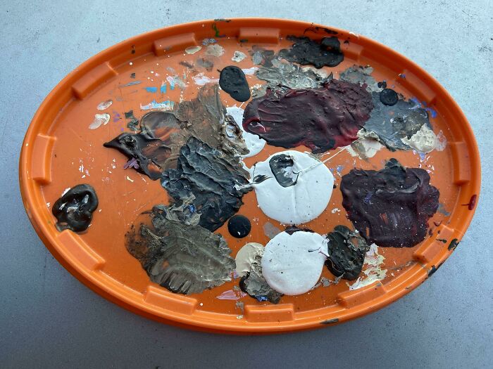 I Use The Plastic Lids Of Products As Paint Palettes. Acrylic Paints Peel Off, So I Use Them More Than Once