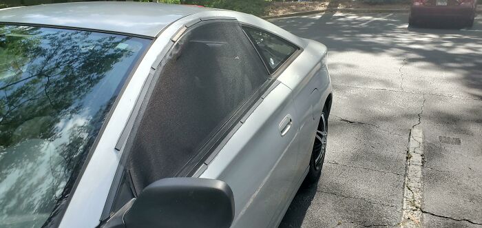 I Live In My Car And When Sleeping I Did Know Whether To Suffer The Bugs Or Heat, So I Made A Magnetic Detachable Screen For My Window