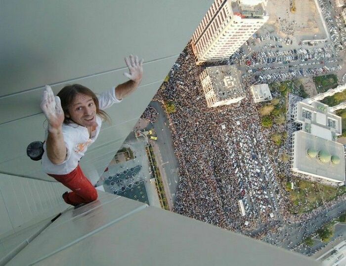Alain Robert Climbing Burj Khalifa (Tallest Building In The World)
